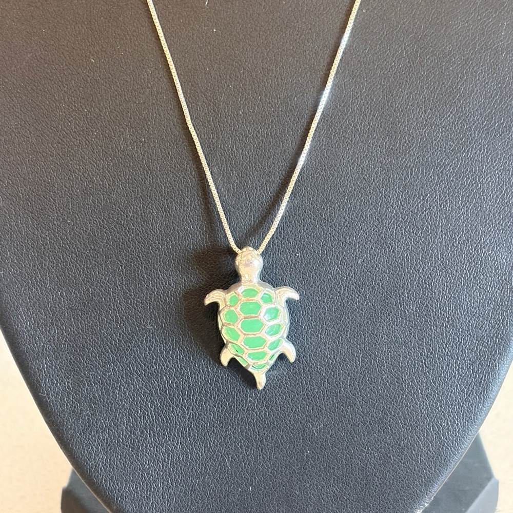 Green Jade Turtle Pendant Necklace in Sterling Silver - Picture 2 of 8